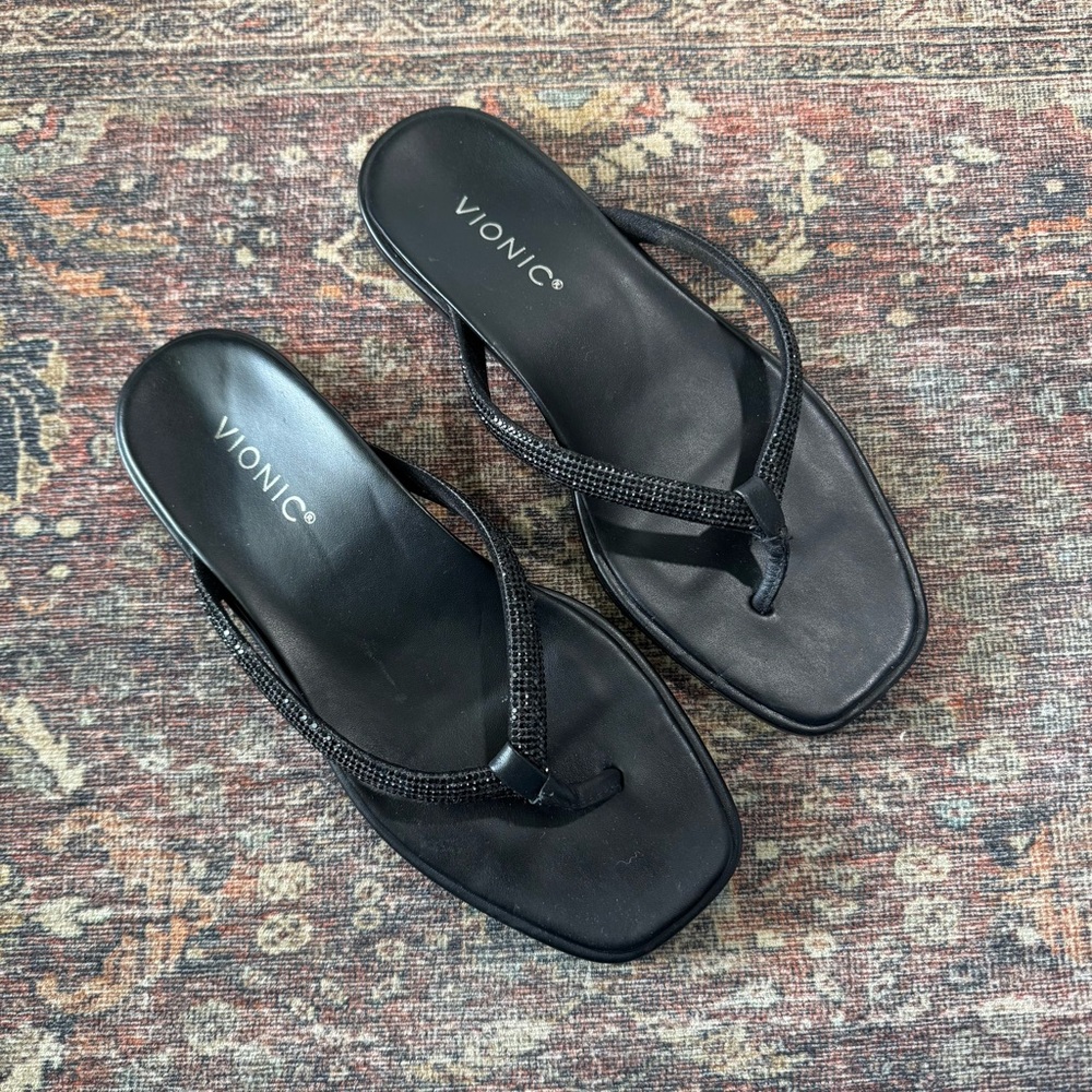 Vionic Vista Shine Black Rhinestone Square Toe Flipflop Sandals 8 - Picture 2 of 9